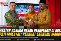Bupati Tangerang Moch Maesyal Rasyid dan Pangdam Jaya Letjen TNI Deddy Suryadi saat peresmian Jembatan Garuda Kodim 0510/Tigaraksa di Desa Patrasana, Kecamatan Kresek, Kabupaten Tangerang, Senin (29/6/2026). Jembatan tersebut diharapkan memperkuat konektivitas dan mendorong pertumbuhan ekonomi masyarakat.