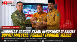 Bupati Tangerang Moch Maesyal Rasyid dan Pangdam Jaya Letjen TNI Deddy Suryadi saat peresmian Jembatan Garuda Kodim 0510/Tigaraksa di Desa Patrasana, Kecamatan Kresek, Kabupaten Tangerang, Senin (29/6/2026). Jembatan tersebut diharapkan memperkuat konektivitas dan mendorong pertumbuhan ekonomi masyarakat.