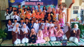 Suasana Pentas Seni dan Pembagian Rapor PAUDQU-TKA-TPA-TPQ Al Hikmah di Aula Masjid Jami Raudhatul Hikmah, Pamulang, Kota Tangerang Selatan, Sabtu (20/6/2026). Kegiatan ini menjadi sarana pembentukan karakter, keberanian, kreativitas, dan kepercayaan diri anak sejak usia dini.
