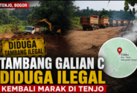 Aktivitas alat berat dan antrean truk pengangkut tanah merah diduga terjadi di lokasi penambangan galian C di Desa Cilaku, Kecamatan Tenjo, Kabupaten Bogor. Dokumentasi: Mata Rakyat Online.