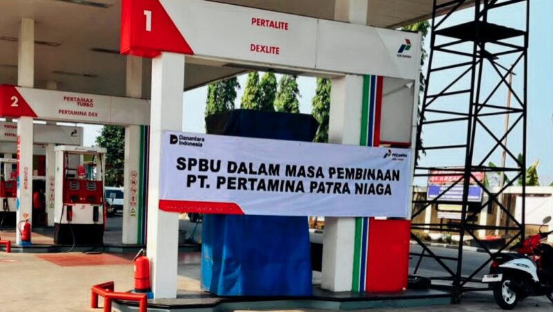Pertamina Patra Niaga menghentikan sementara operasional SPBU Banjarsari Bekasi setelah ditemukan dugaan praktik pelangsiran BBM bersubsidi berdasarkan hasil pemeriksaan CCTV.