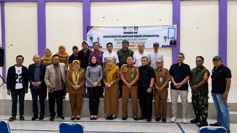 Ketua POSBANKUM Kelurahan Bojong Nangka bersama jajaran Pemerintah Kelurahan, Penyuluh Hukum Kantor Wilayah Kementerian Hukum Provinsi Banten, Lembaga Bantuan Hukum, Babinsa, Bhabinkamtibmas, Ketua RW, dan tokoh masyarakat mengikuti kegiatan Launching Pos Bantuan Hukum (POSBANKUM) dan Sosialisasi Masyarakat Sadar Hukum di Aula Kelurahan Bojong Nangka, Kabupaten Tangerang, Selasa (28/7/2026). Kegiatan ini menjadi langkah awal memperkuat literasi hukum, memperluas akses keadilan, serta mendorong penyelesaian konflik secara preventif melalui edukasi dan musyawarah.
