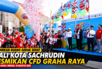 Wali Kota Tangerang Sachrudin saat meresmikan Car Free Day (CFD) Graha Raya sebagai ruang gerak sehat bagi masyarakat, Minggu, 16 Agustus 2026.