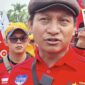 Massa buruh Koalisi Besar Perjuangan Buruh Indonesia menggelar aksi di depan Gedung DPR/MPR RI Jakarta untuk mengawal pembahasan RUU Perlindungan Ketenagakerjaan dan menyampaikan sebelas tuntutan pekerja.